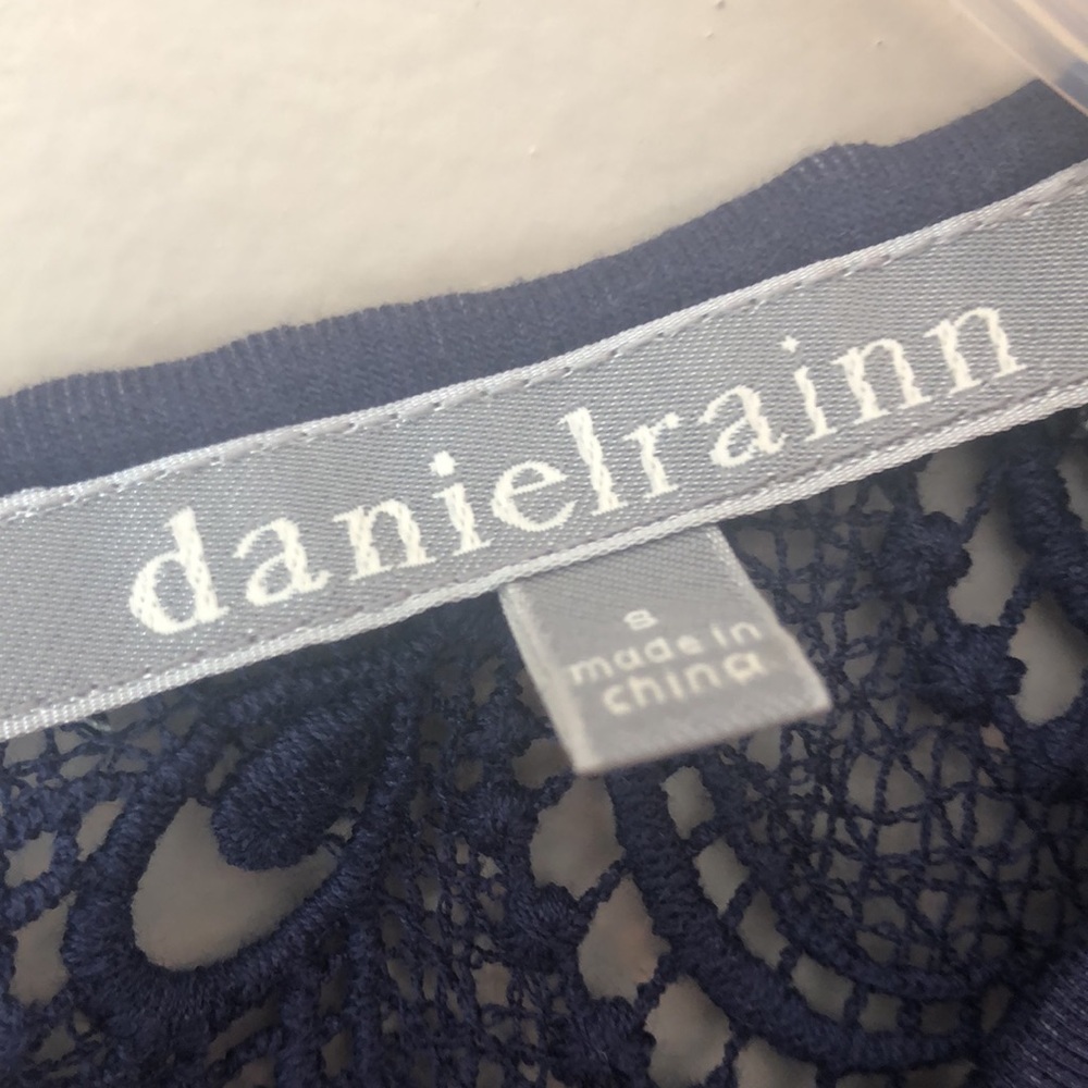 Too - Picture 2 of 3